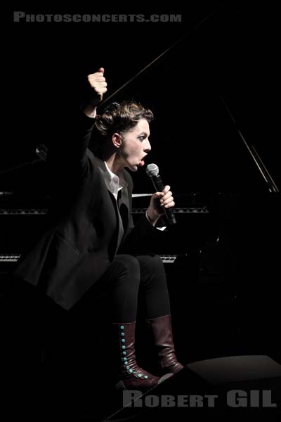 AMANDA PALMER - 2019-09-28 - PARIS - Le Bataclan - 